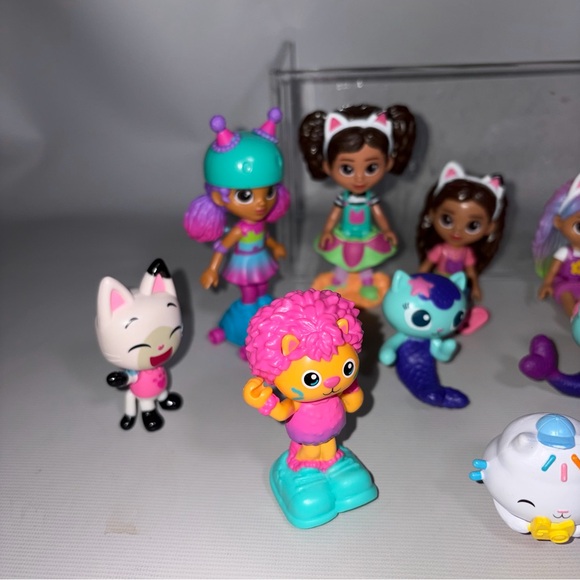 Gabby’s Dollhouse 81 Piece Lot Figures Accessories Playset Toys